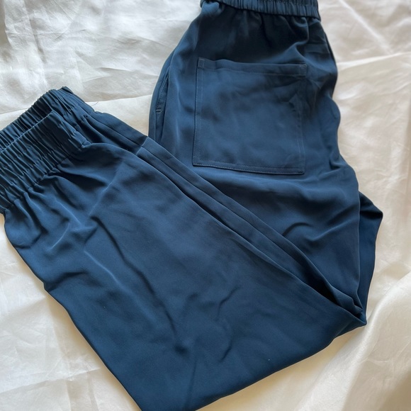 (RESERVED)Ann Taylor Highwaist joggers - Picture 4 of 6